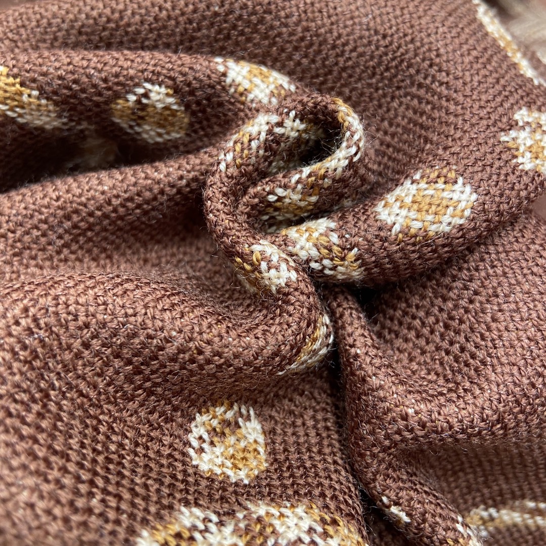 GUCCI Double-sided three-dimensional jacquard scarf 100% wool