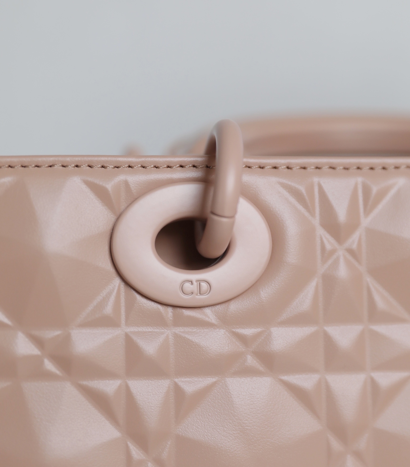 Dior Lady D-Joy is a classic style of the Goliath Bible