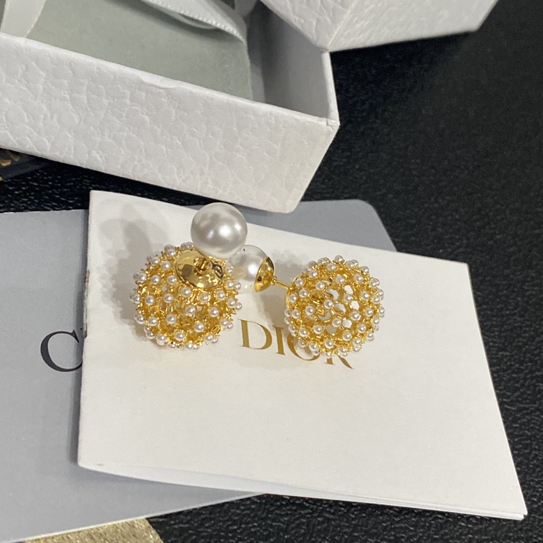 Dior Letter Size Baby's Breath Rice Bead Stud Earrings