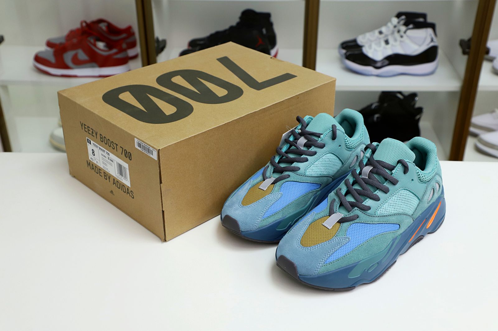 Yeezy boost 700 Faded