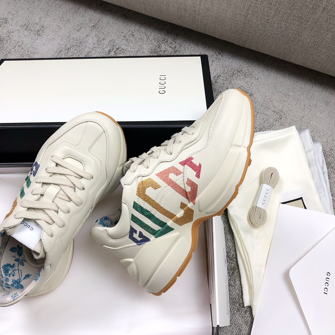 Gucci Pops This collection has a lot of flora and fauna elements Original material