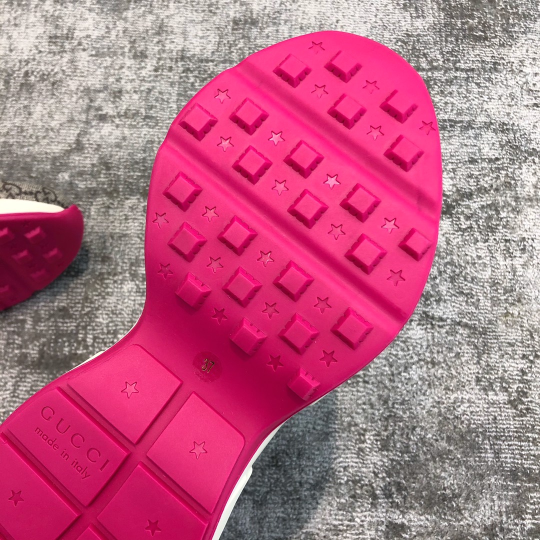 Gucci canvas cowhide interspersed with pink leather stripes trimmed poppet shoes pink spelling