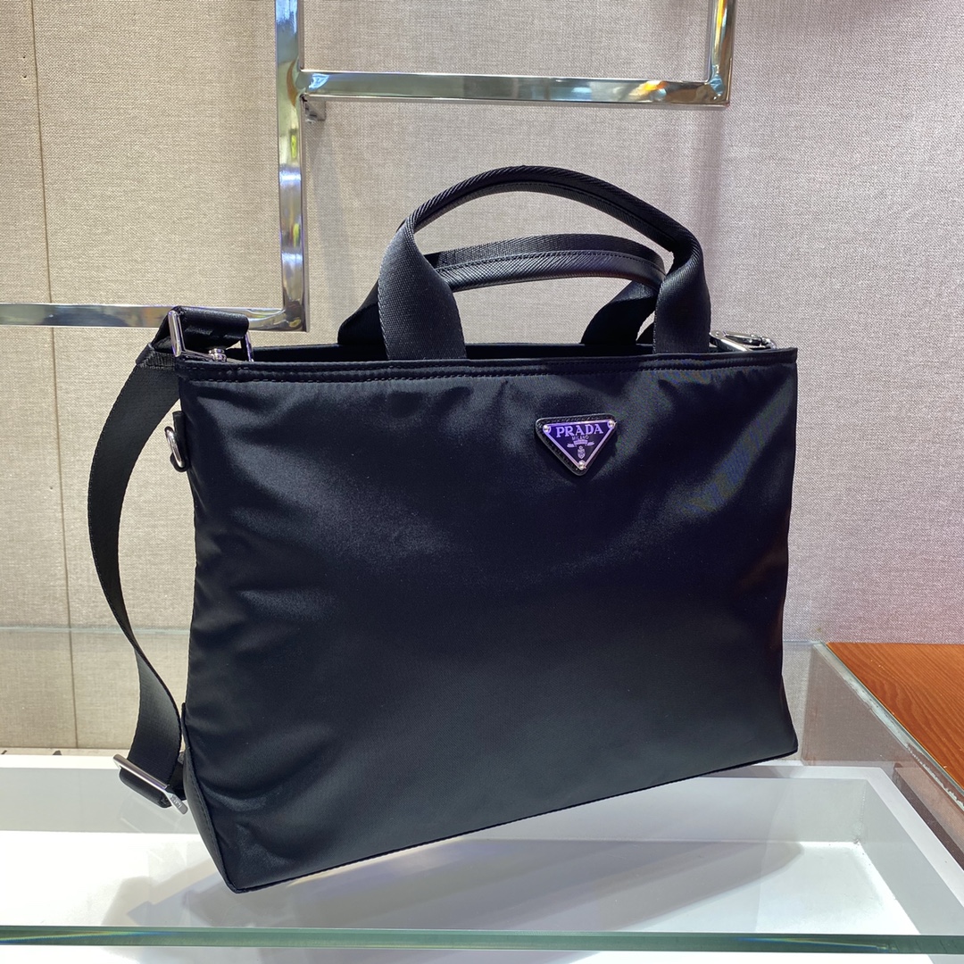 𝐏𝐑𝐀𝐃𝐀 Neutral briefcase