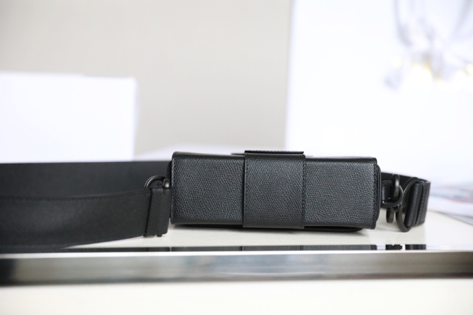 Montaigne matte black 𝙢𝙞𝙣𝙞 box bag