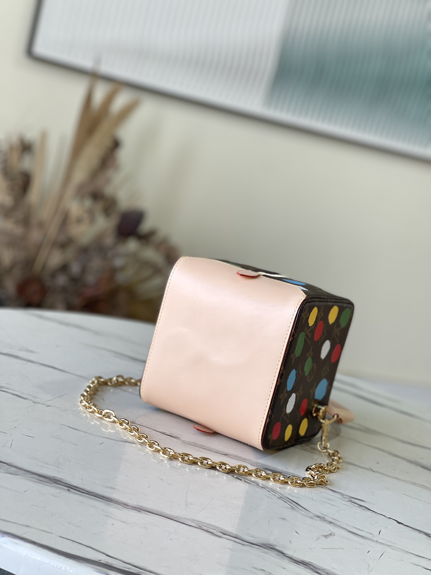 𝐋𝐎𝐔𝐈𝐒 𝐕𝐔𝐈𝐓𝐓𝐎𝐍    M46450