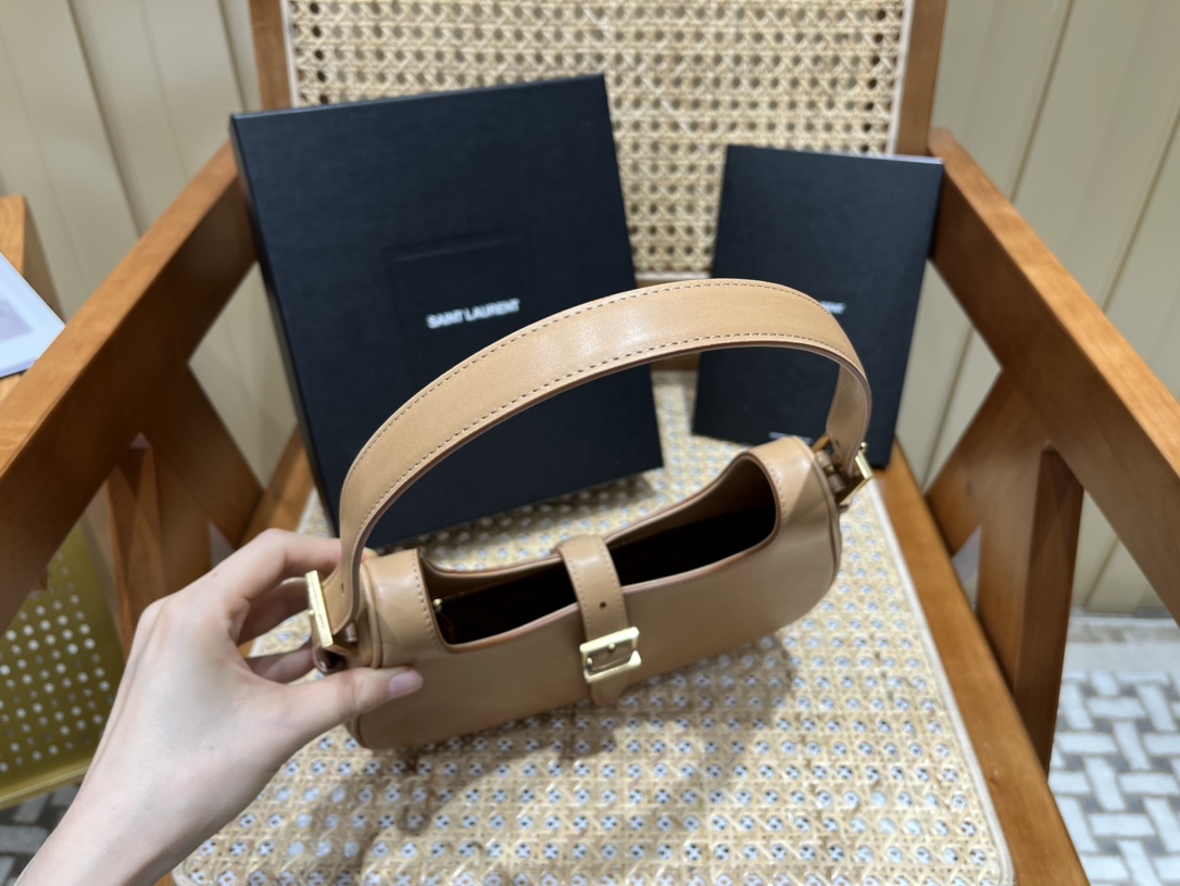 SAINT LAURENT▪️ 𝗟𝗲 𝗙𝗲𝗿𝗺𝗼𝗶𝗿▪️672615 original leather