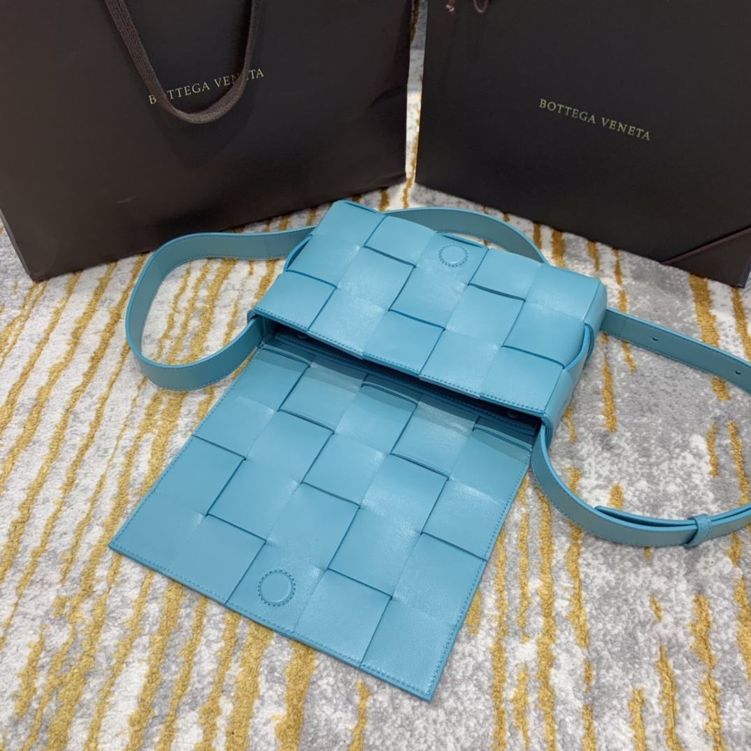 Bottega Veneta  𝘾𝘼𝙎𝙎𝙀𝙏𝙏𝙀 #578004