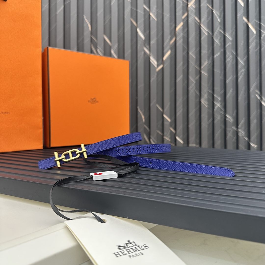 Reversible belt in Hermes Swift and perforated Epsom calfskin