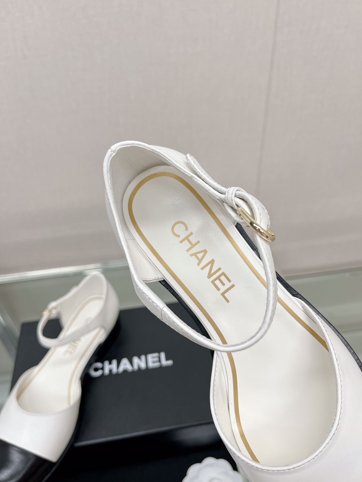 CHANEL 23Ss small incense thick bottom Mary Jane hollow sandals imported lambskin