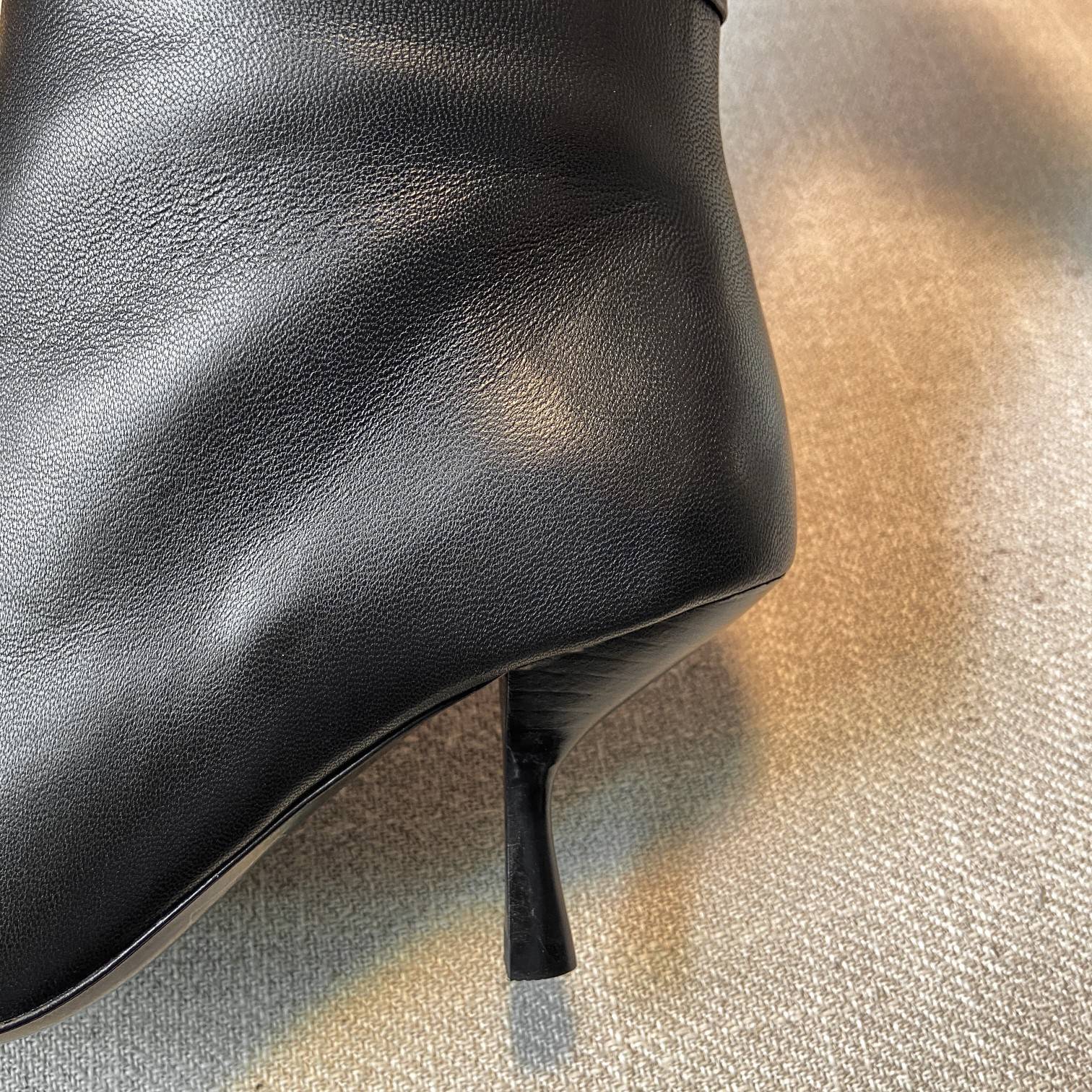 THE ROW · Autumn and winter exclusive beautiful fairy boots Original custom super soft lambskin material Heel height: 7cm