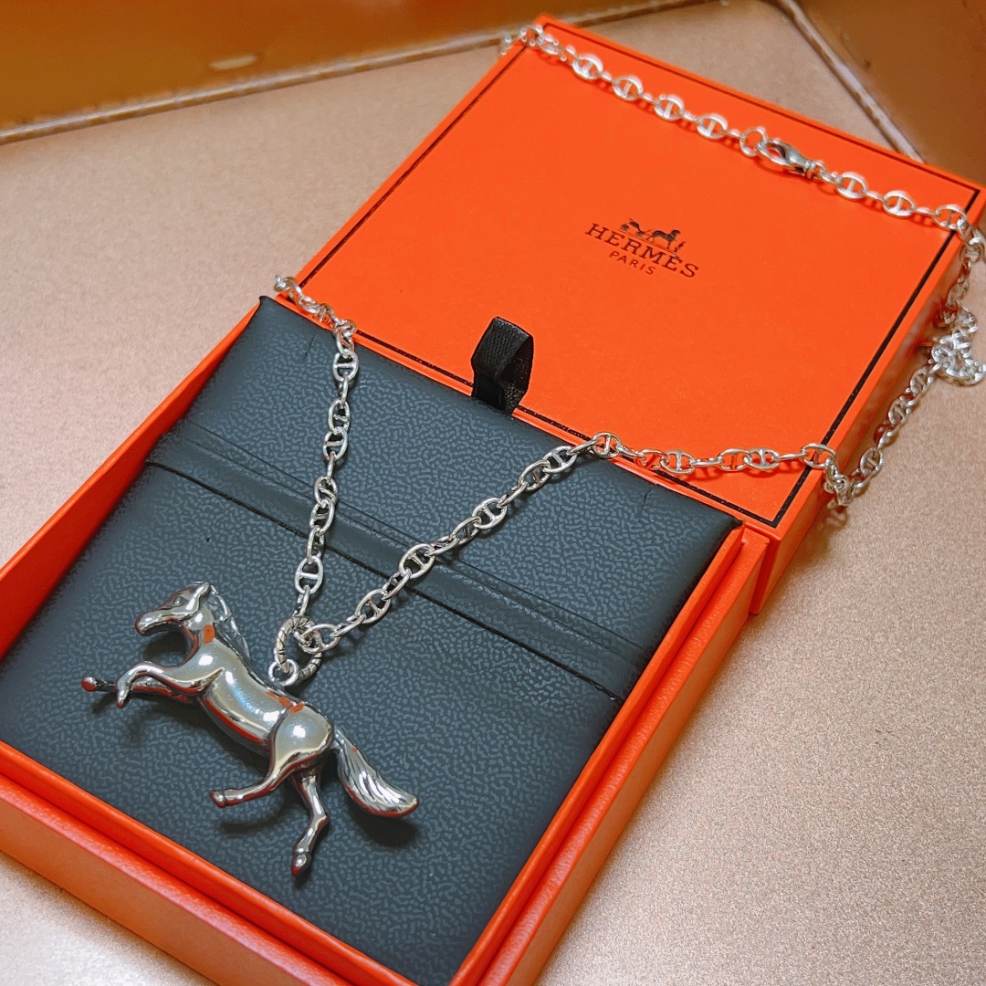Hermes necklace