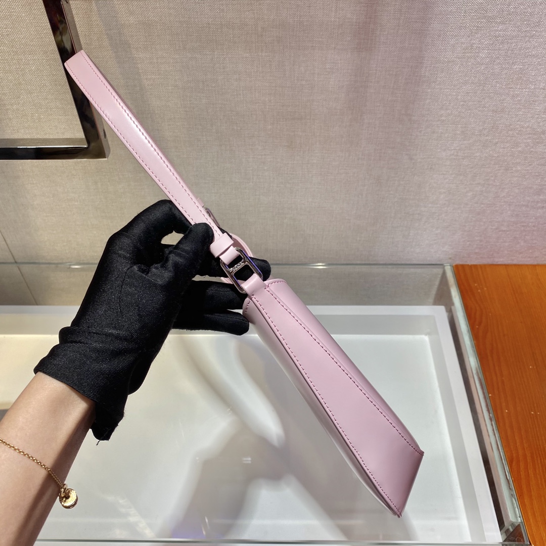 𝐏𝐑𝐀𝐃𝐀 New Underarm Bag 1BC499