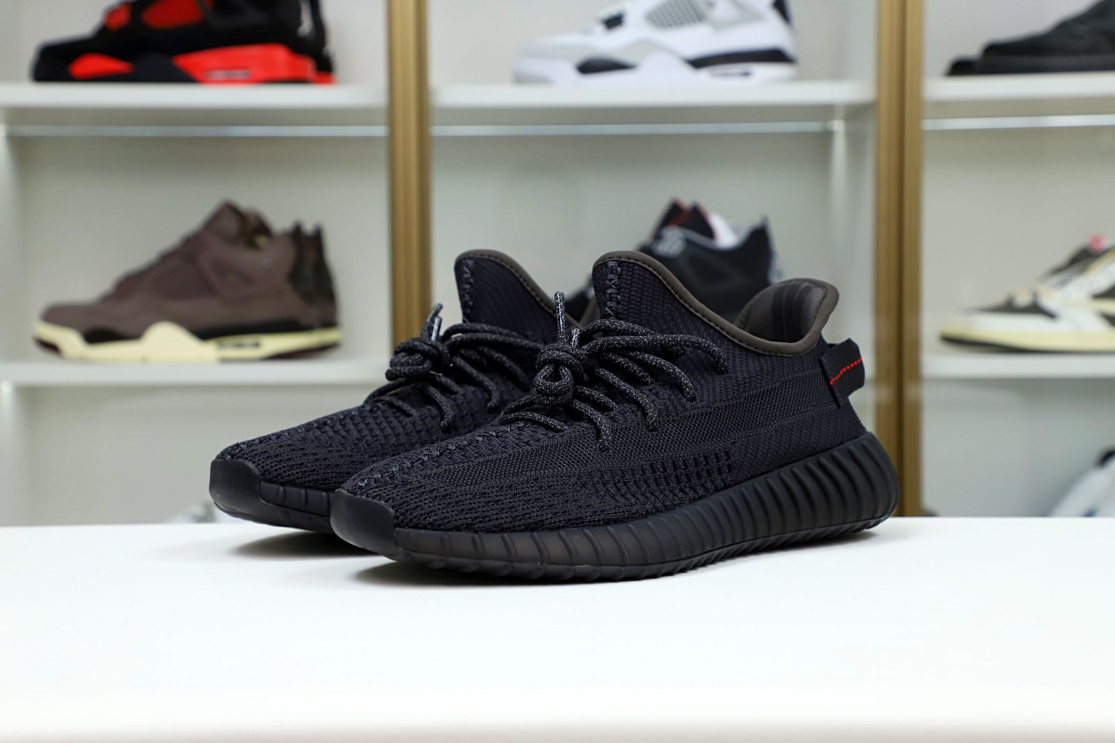 YEEZY BOOST 350 V2 BLACK NON-REFLECTIVE