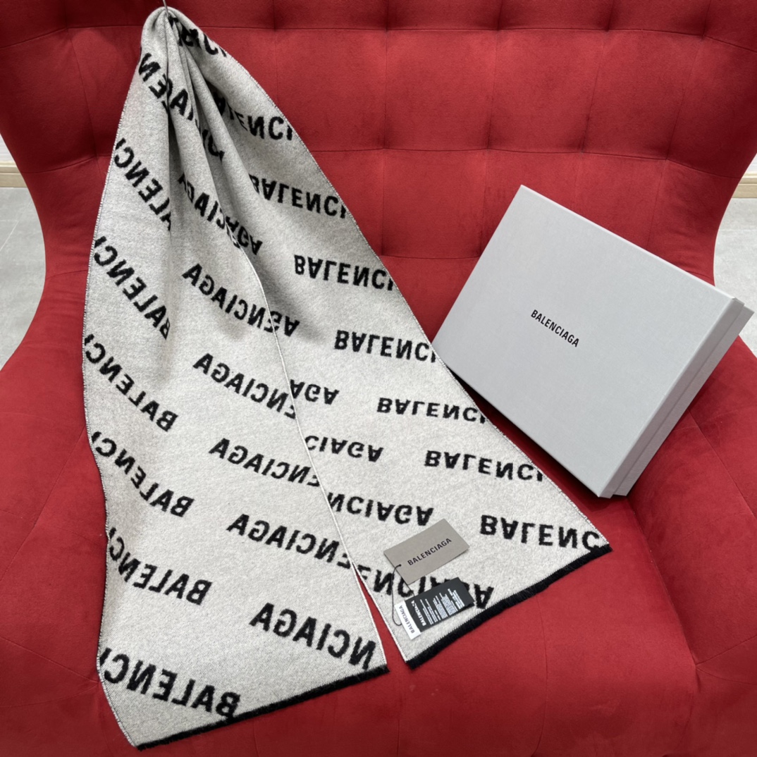 𝐁𝐚𝐥𝐞𝐧𝐜𝐢𝐚𝐠𝐚 Twill Logo Long Scarf 100% Wool