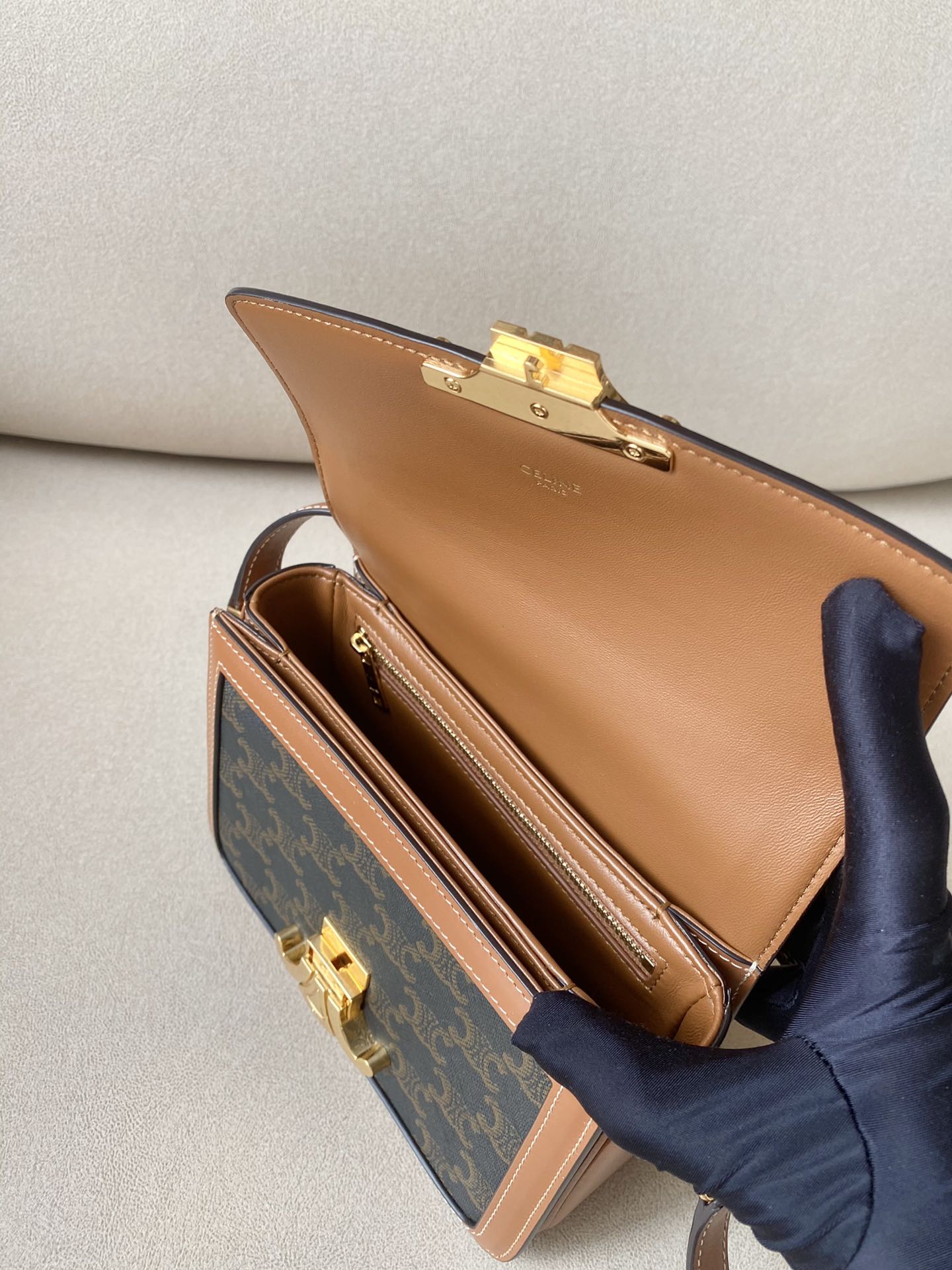 𝐂𝐞𝐥𝐢𝐧𝐞 Triomphe teen 18.5cm