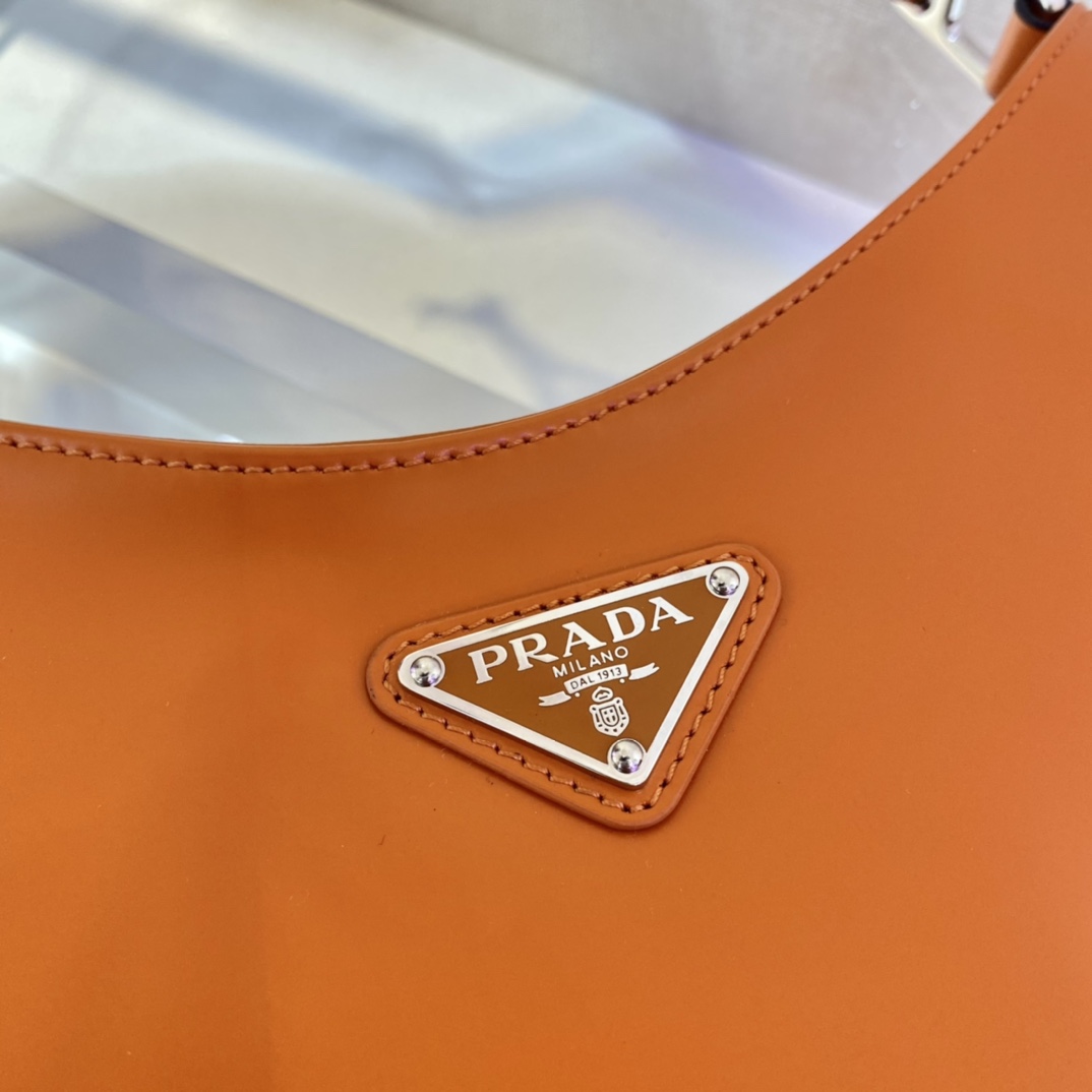 𝐏𝐑𝐀𝐃𝐀  Large Double Shoulder Strap Underarm Bag