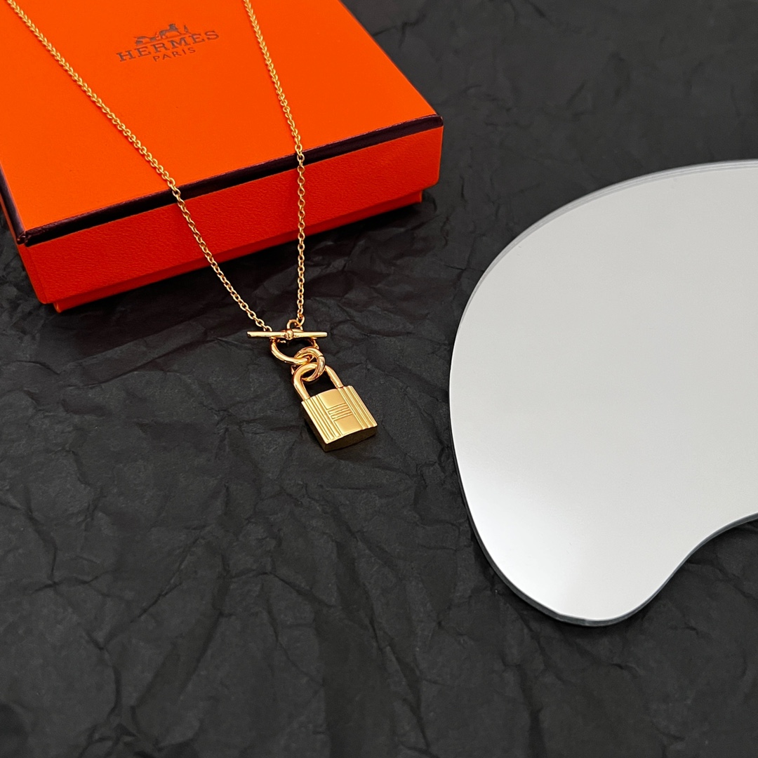 Hermes necklace