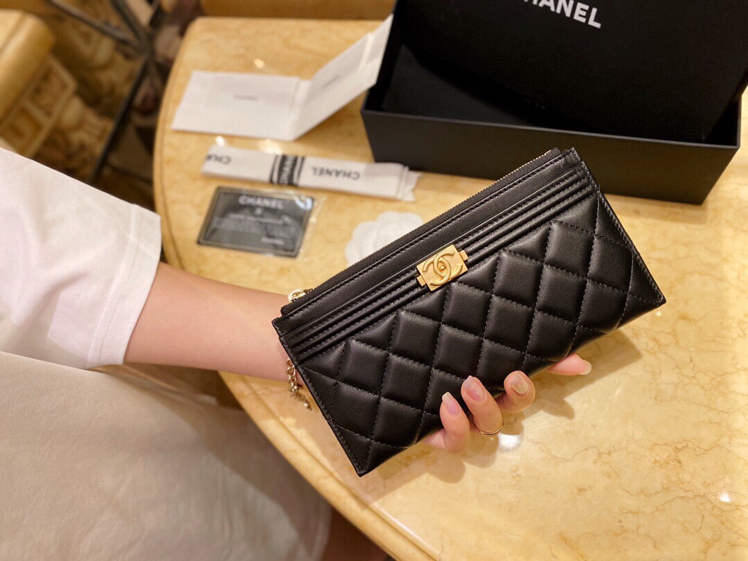 𝗖𝗛𝗔𝗘𝗡𝗟✦ Italy 🇮🇹 channel custom lambskin 🐑 Leboy Collection Zipper Clutch | Classic Black Gold 👑