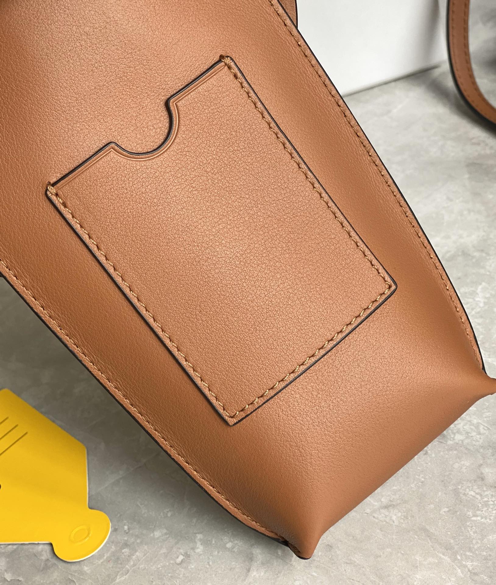 LOEWE Elephant Phone Bag