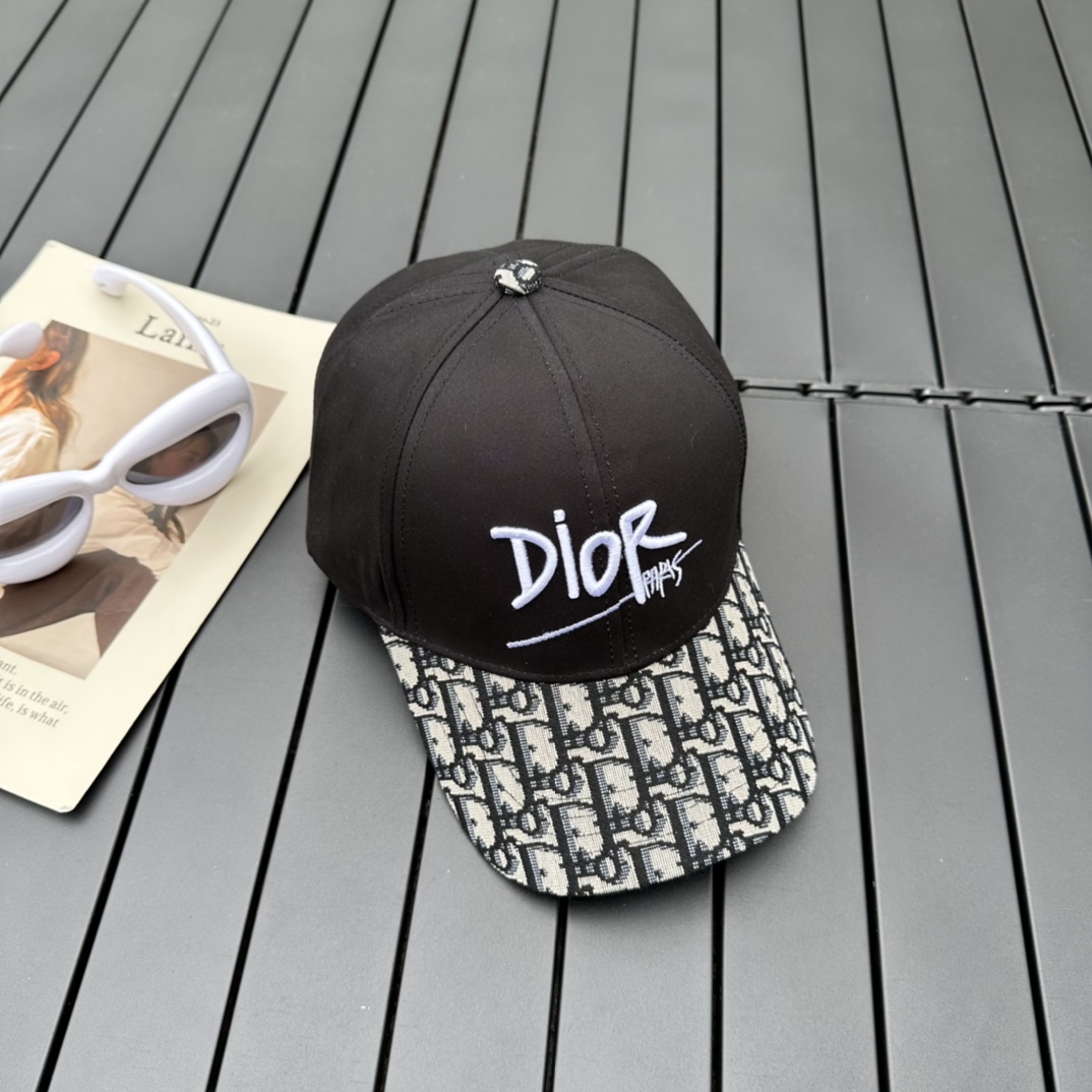 Dior new embroidered letters canvas baseball cap head circumference: 57cm