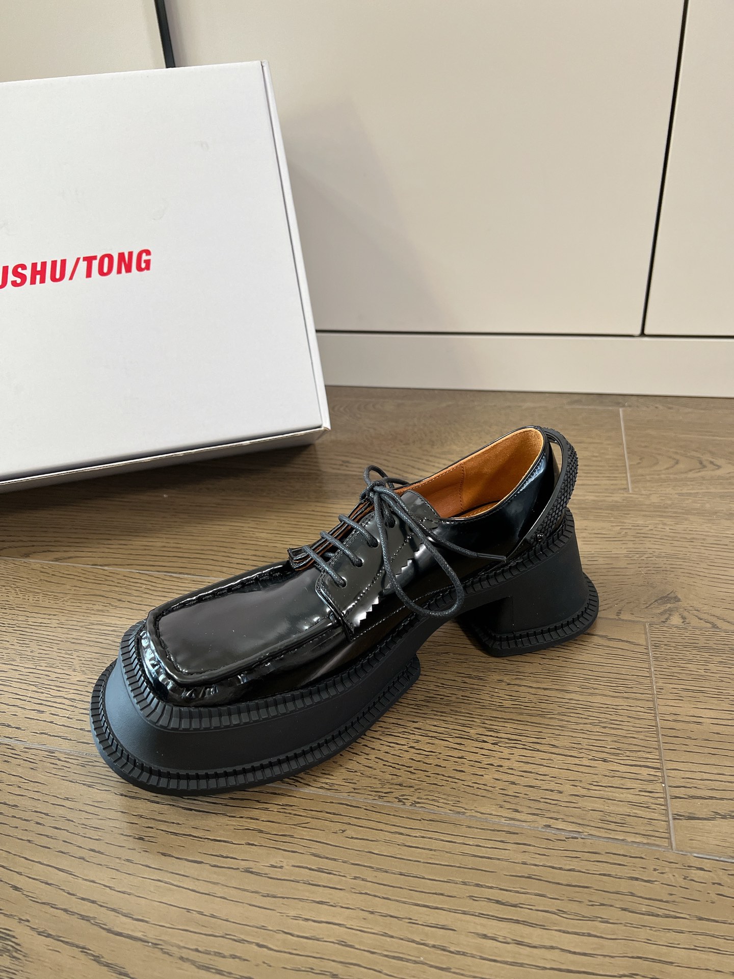 𝐒𝐇𝐔𝐒𝐇𝐔𝐓𝐎𝐍𝐆｜𝟐𝟎𝟐𝟑/𝐒𝐒 𝐧𝐞𝐰 Exclusive niche SHUSHU/TONG 23/thick-soled Mary Jane lace-up single shoes