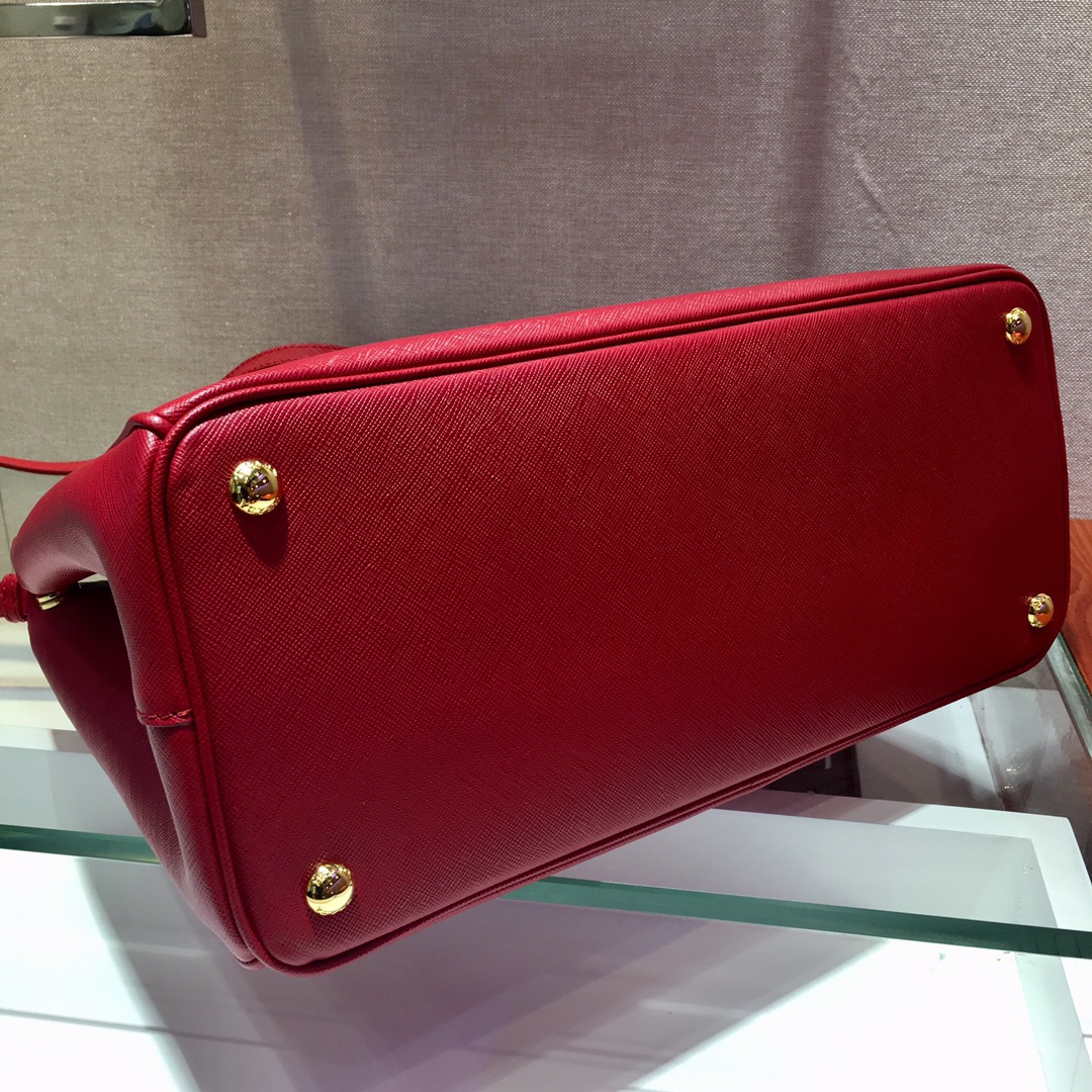 𝐏𝐑𝐀𝐃𝐀 Classic favourites 1BA274