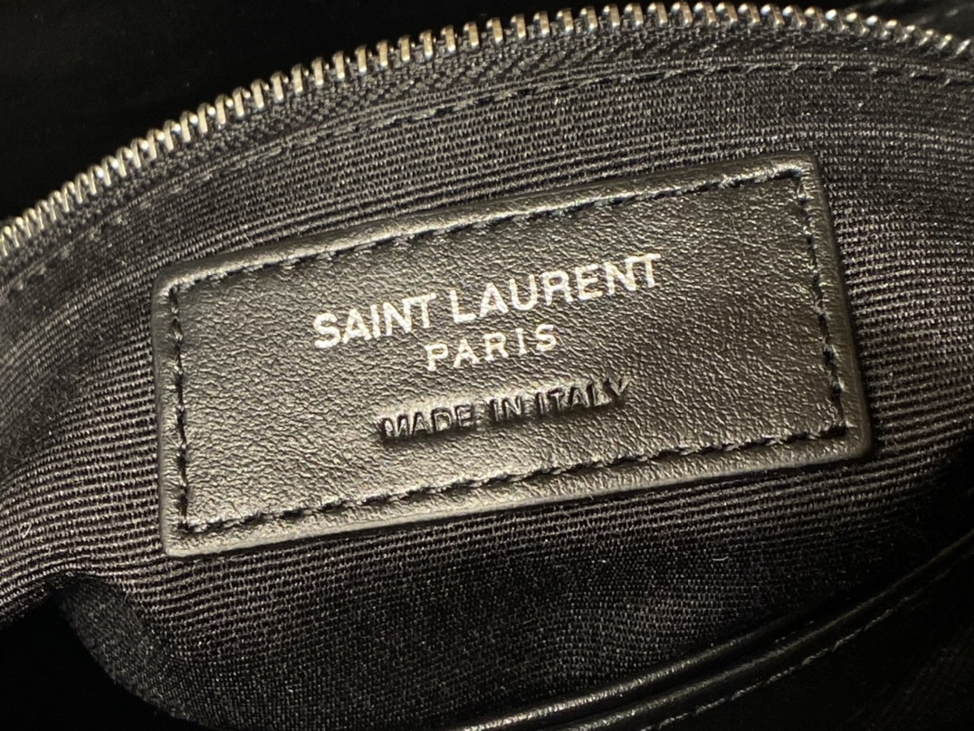SAINT LAURENT 𝑳𝒐𝒖𝑳𝒐𝒖 #467072.Original leather.JD