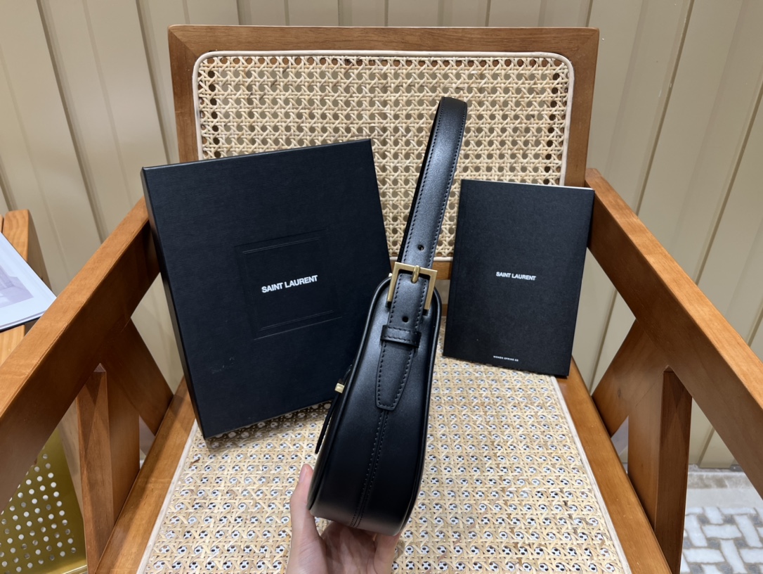 SAINT LAURENT▪️ 𝗟𝗲 𝗙𝗲𝗿𝗺𝗼𝗶𝗿▪️672615 original leather