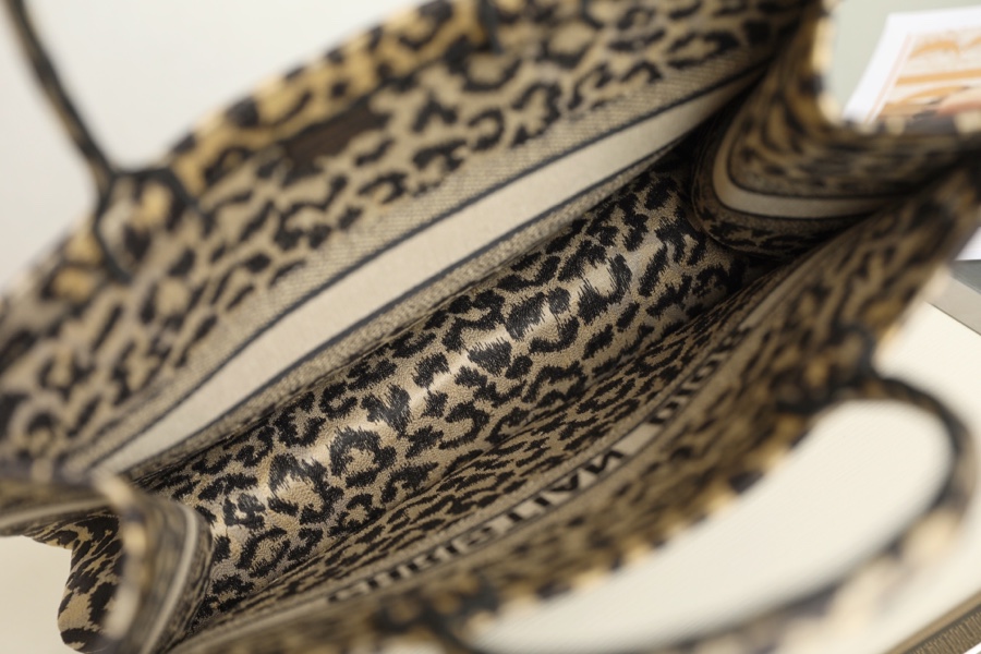 DIOR TOTE Leopard Print Shopping Bag