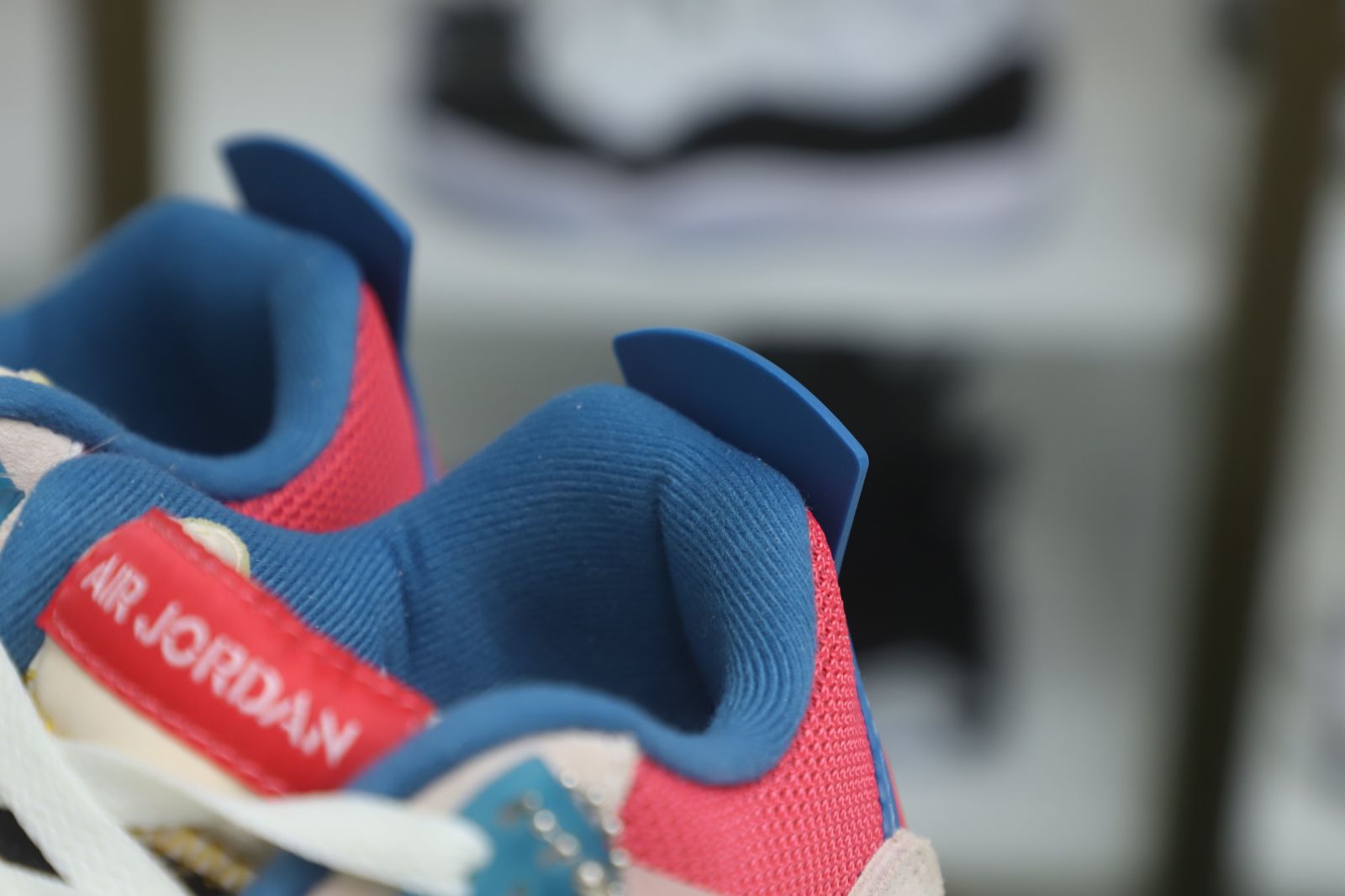 UNION LA X AIR JORDAN 4 RETRO GUAVA ICE