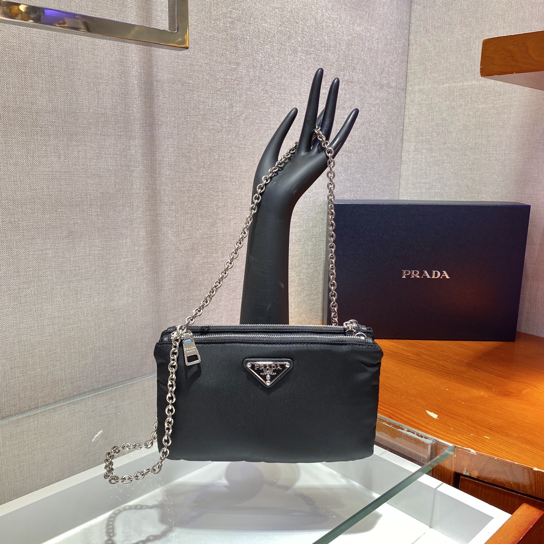 𝐏𝐑𝐀𝐃𝐀 New twin bags
