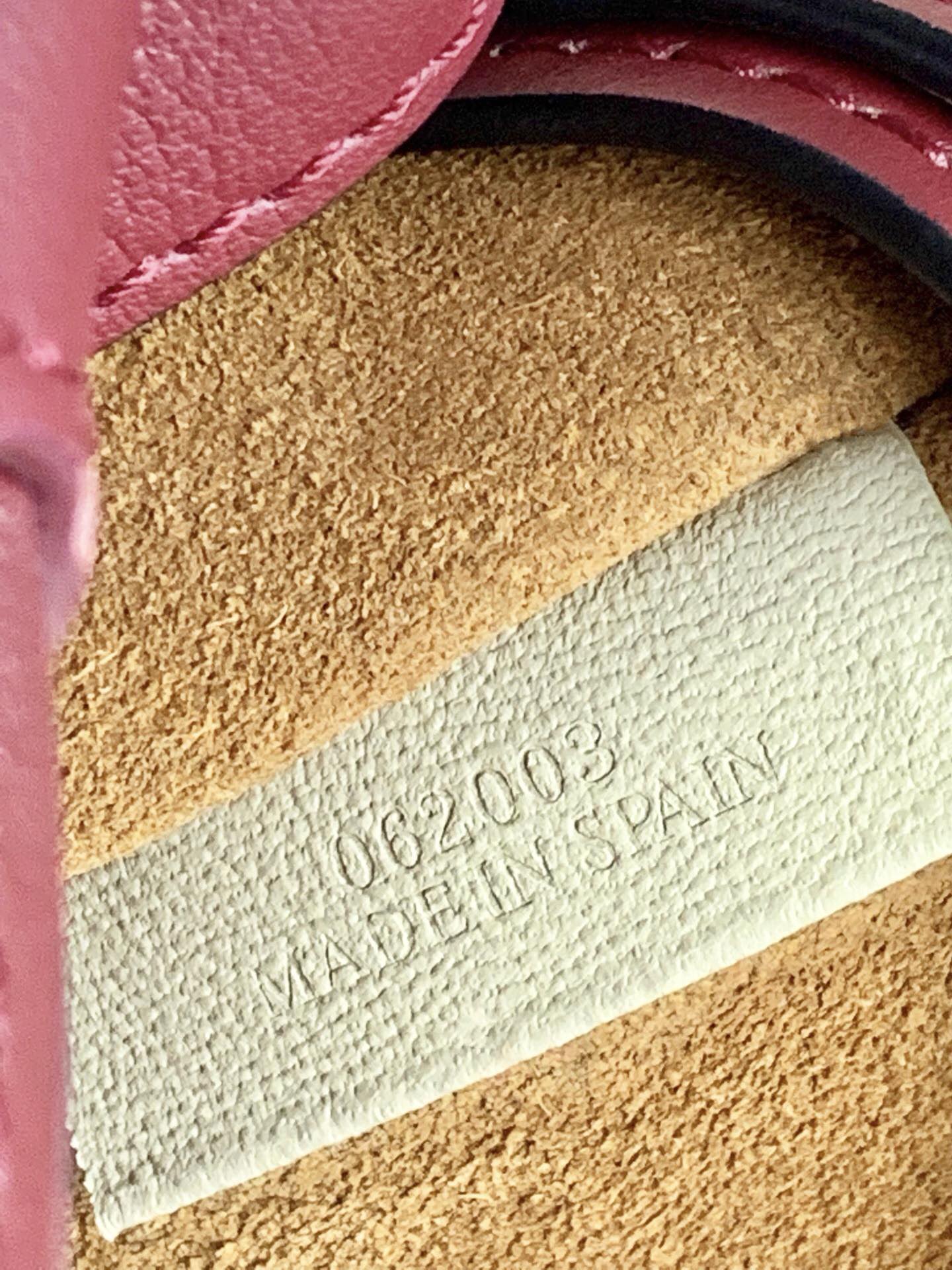 LOEWE Horseshoe flying saucer bag