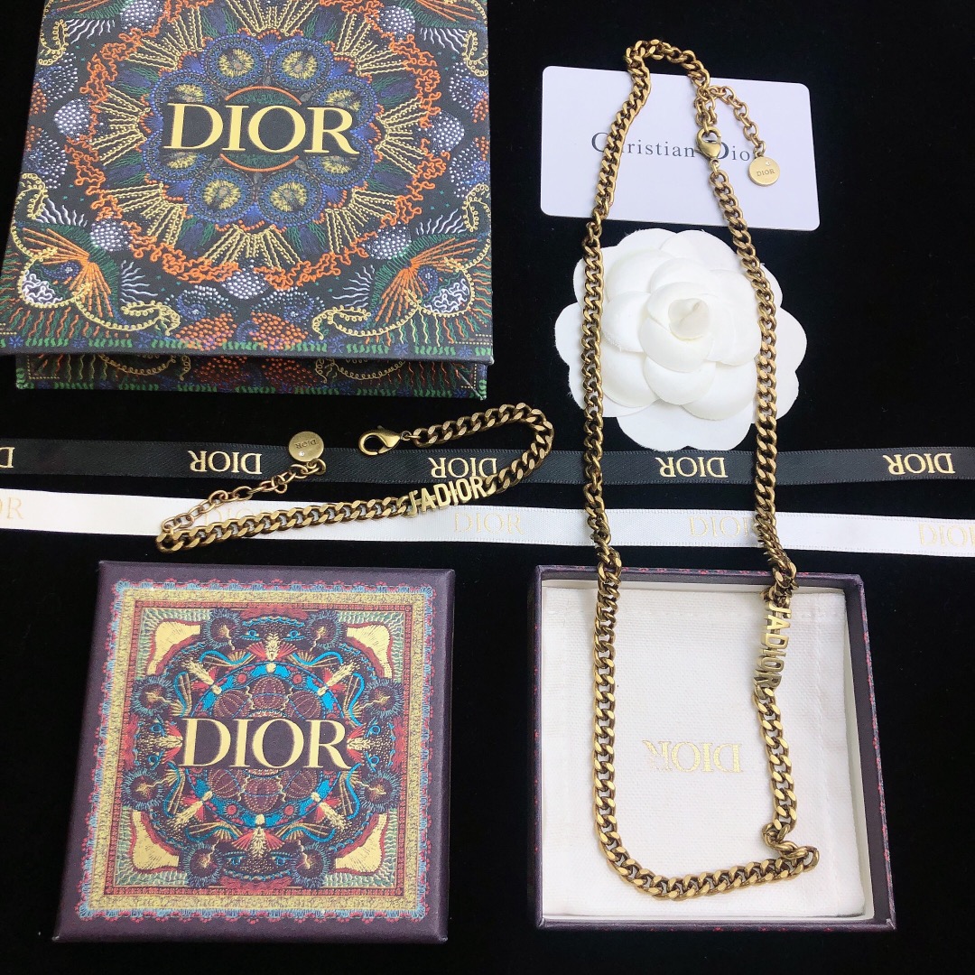 Dior necklace