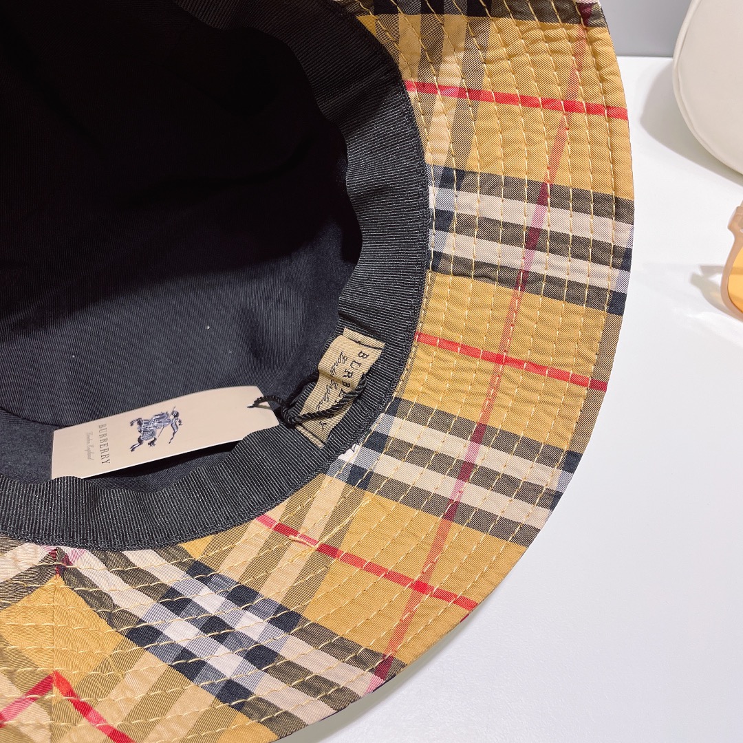 (Burberry) bucket hat