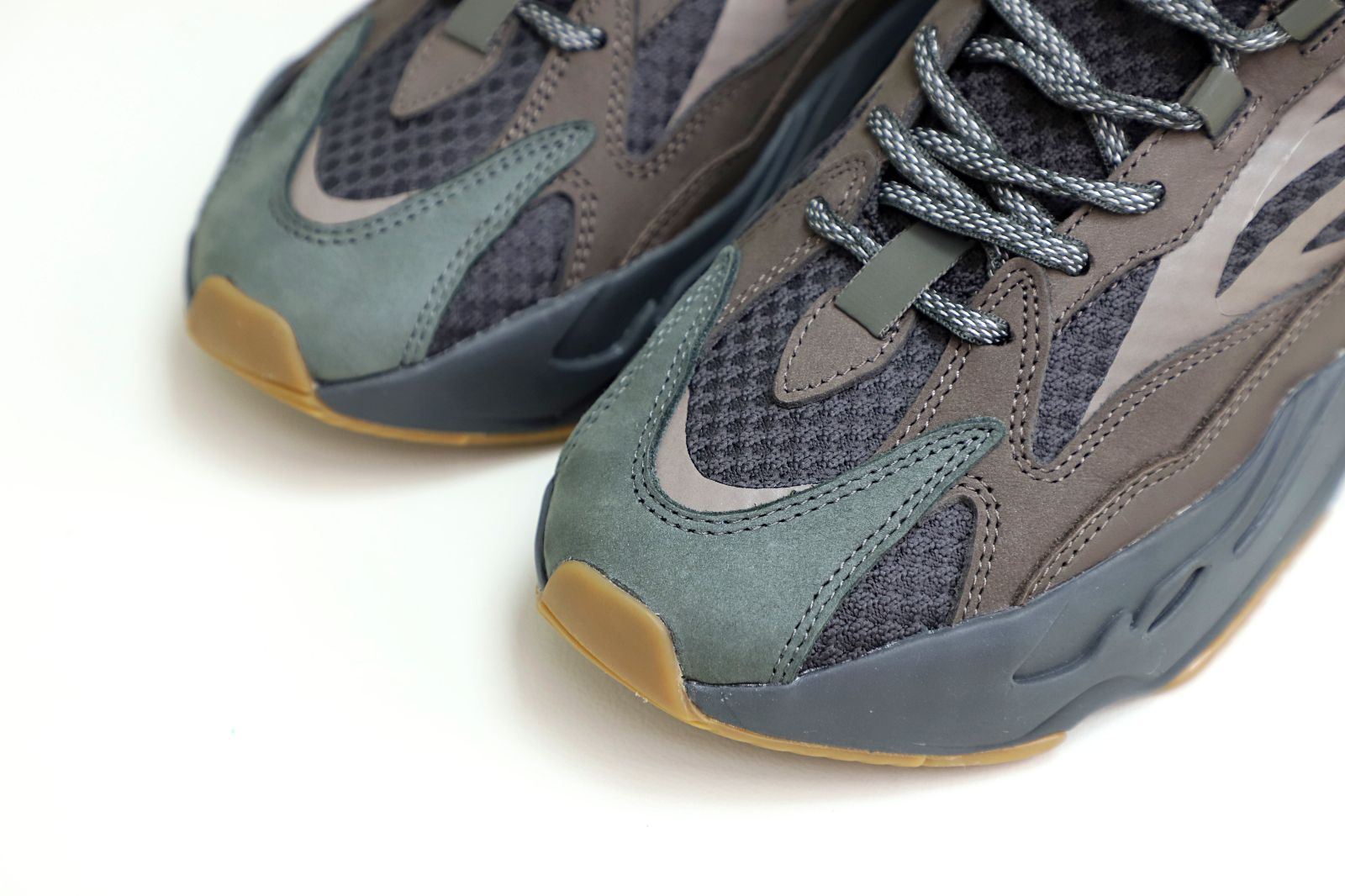 Yeezy boost 700 V2 Geode