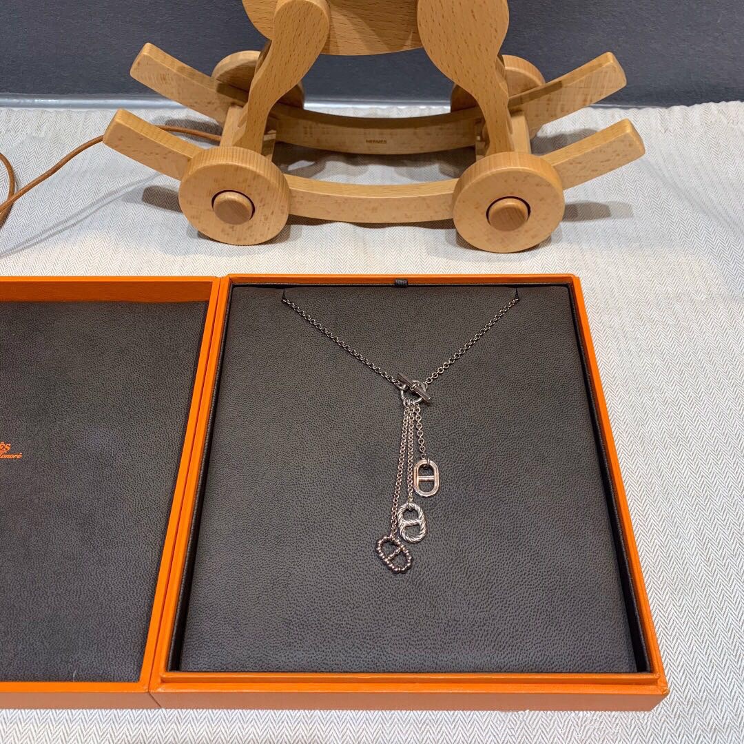 Hermes necklace