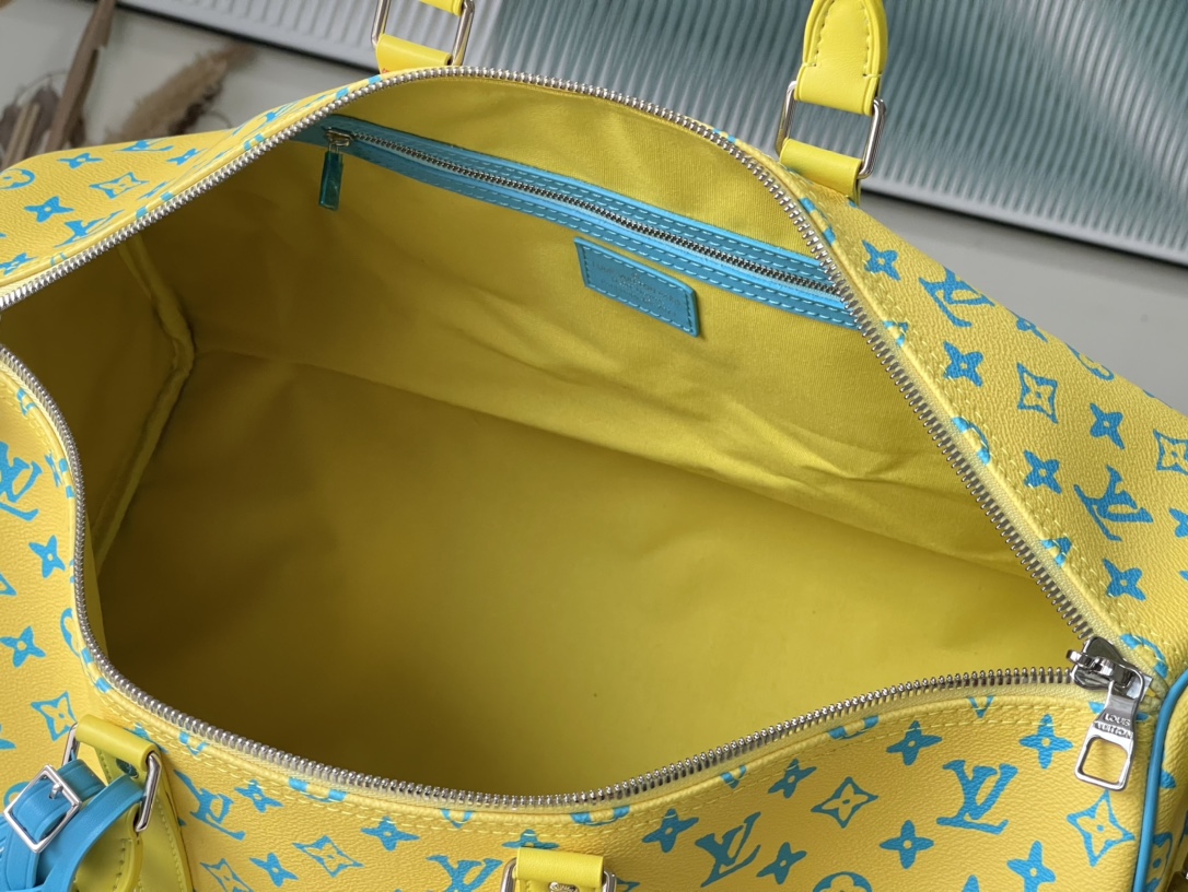 𝐋𝐎𝐔𝐈𝐒 𝐕𝐔𝐈𝐓𝐓𝐎𝐍   M21869