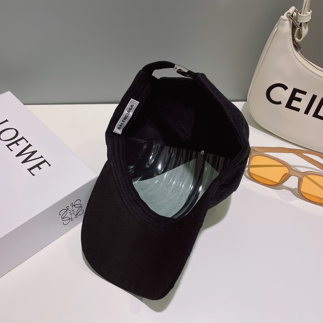 Balenciaga baseball cap