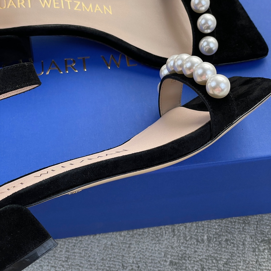 Stuar*t weitzma*n sandals