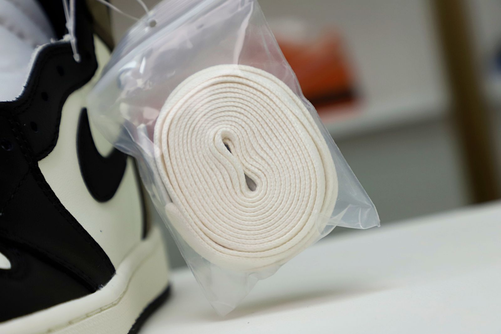 AIR JORDAN 1 RETRO HIGH OG DARK MOCHA