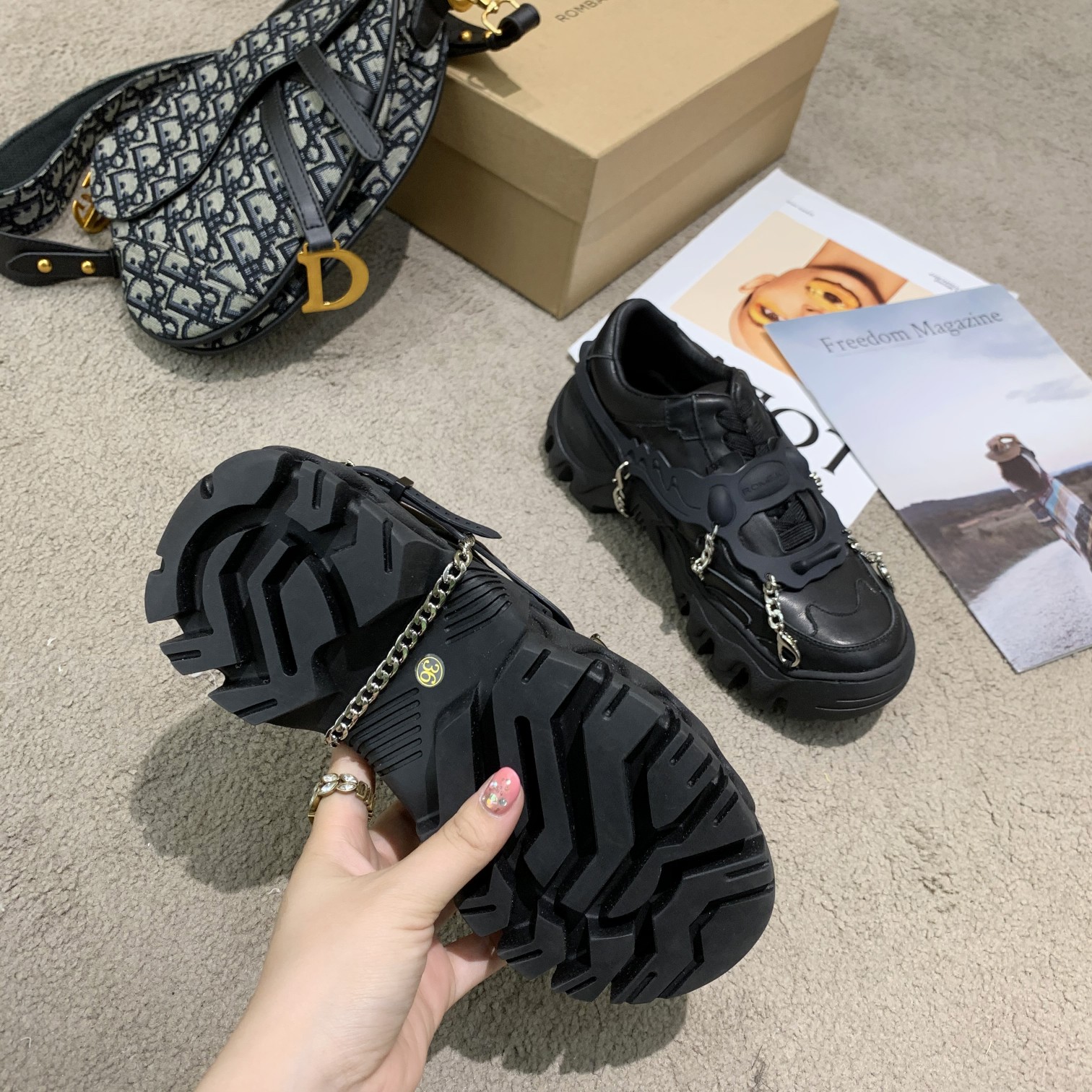 𝐑𝐨𝐫𝐧𝐧𝐢𝐢 ｜2020FW new sneakers upper with silk cowhide upper Sheepskin lining