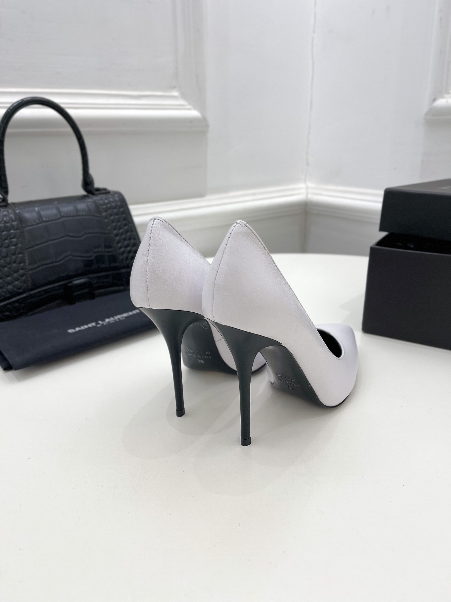 𝙎𝙖𝙞𝙣𝙩 𝙇𝙖𝙪𝙧𝙚𝙣𝙩 | 𝟐𝟎𝟐𝟏/𝐒𝐒 𝐧𝐞𝐰 YSL｜Roland 2022/fw early spring new baked high heels