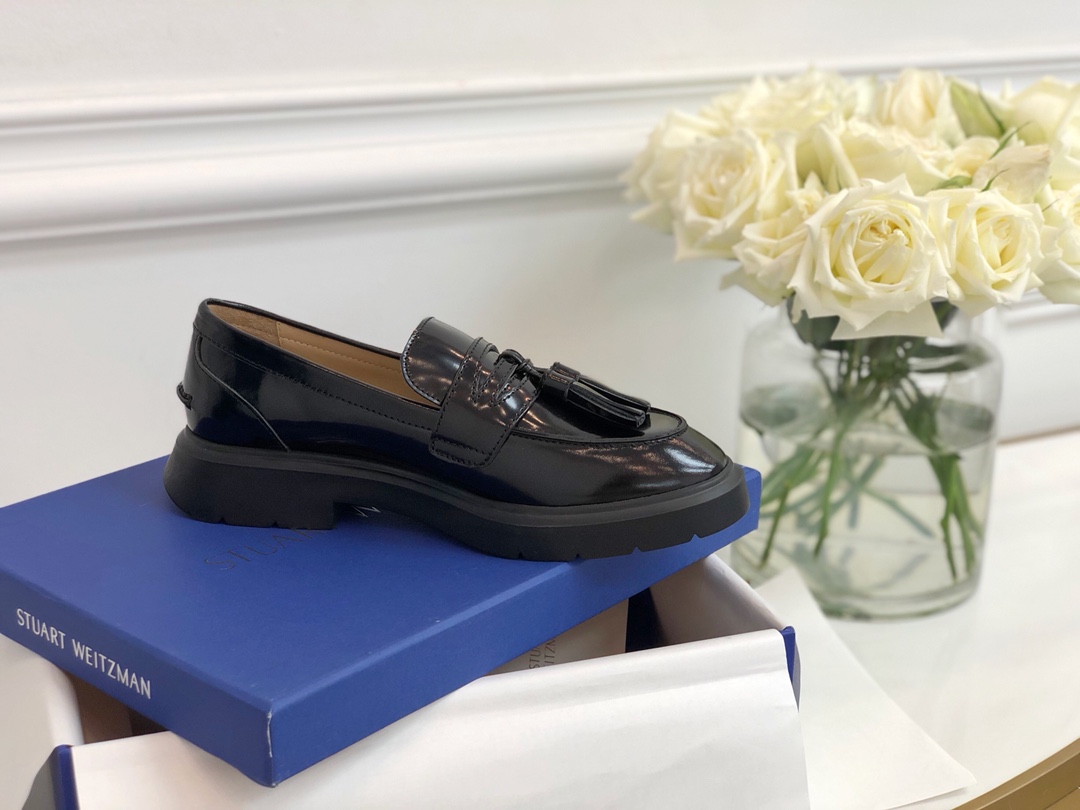 STUART WEITZMAN w Super good wearable Louboutins 〰️ million years classic small leather shoes