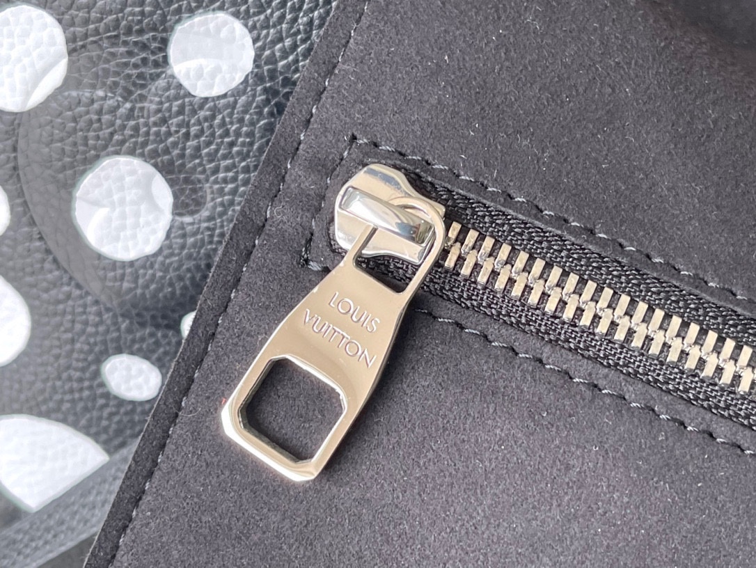 𝐋𝐎𝐔𝐈𝐒 𝐕𝐔𝐈𝐓𝐓𝐎𝐍      M46390