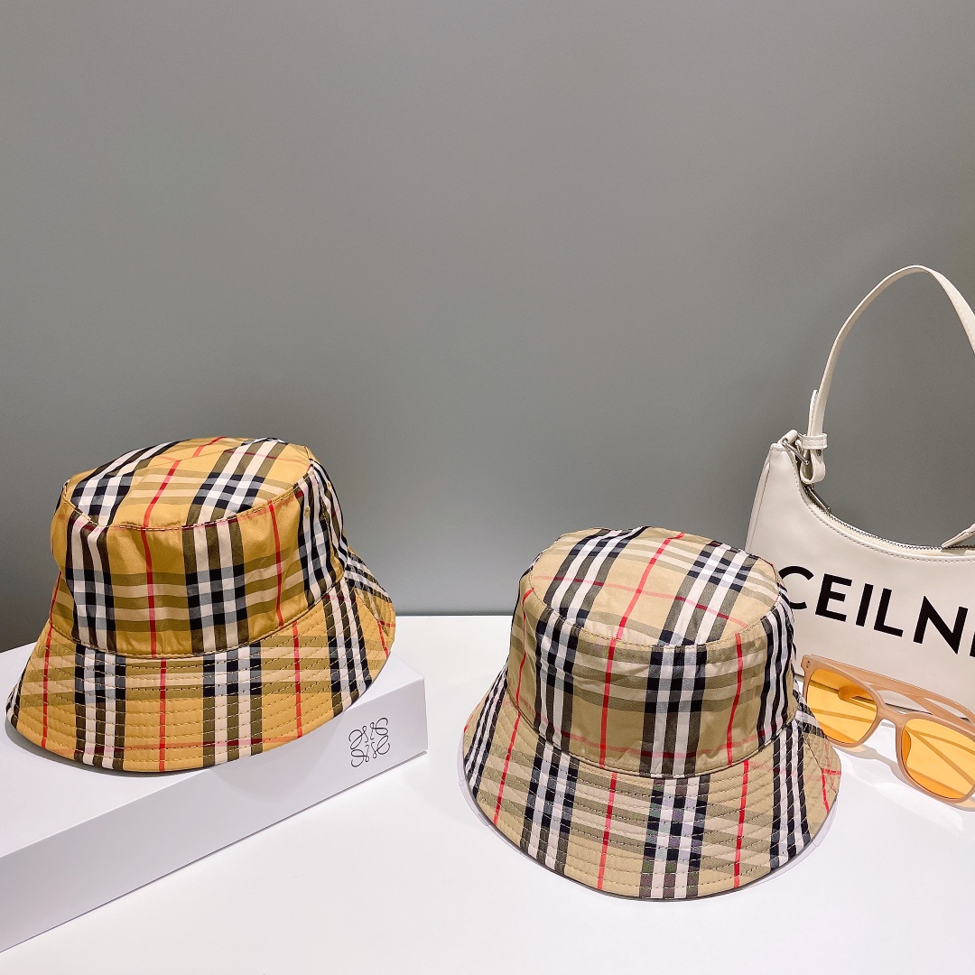(Burberry) bucket hat