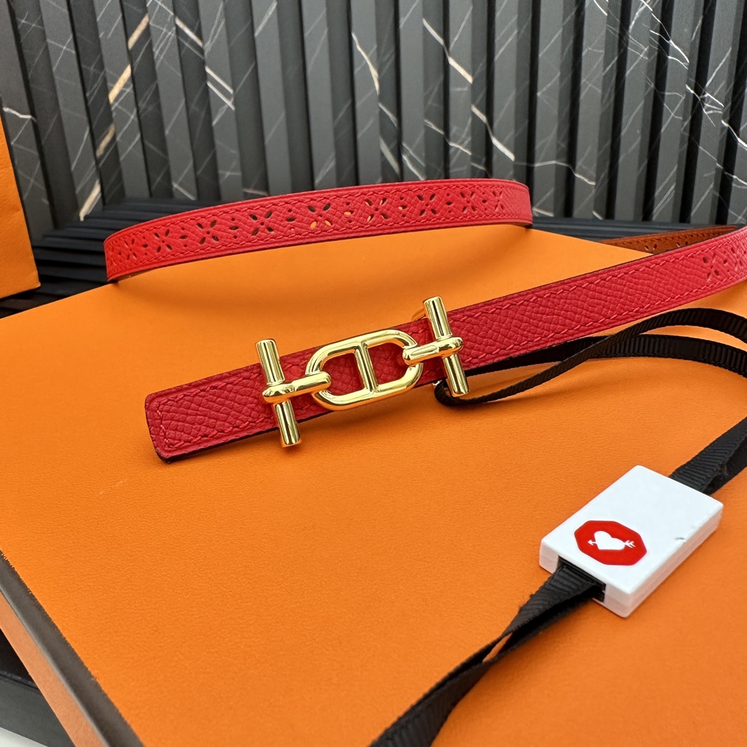 Reversible belt in Hermes Swift and perforated Epsom calfskin