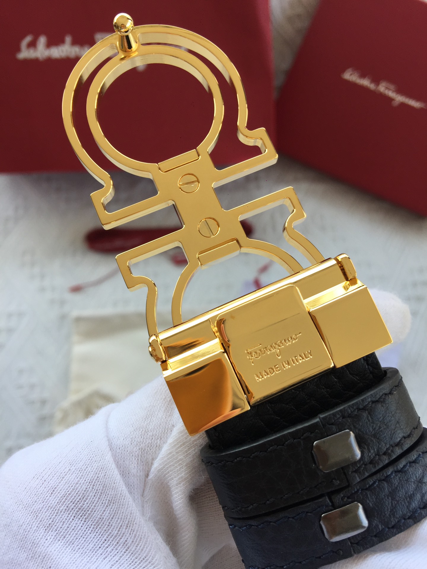 FERRAGAMO Gancini belt made of natural grain cowhide