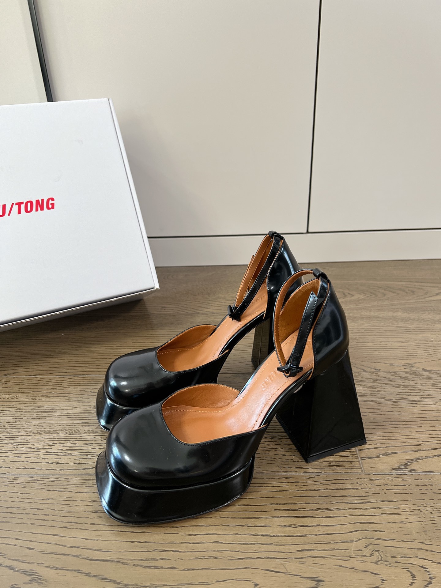 𝐒𝐇𝐔𝐒𝐇𝐔𝐓𝐎𝐍𝐆｜𝟐𝟎𝟐𝟑/𝐒𝐒 𝐧𝐞𝐰 Exclusive niche SHUSHU/TONG 23/thick bottom Mary Jane