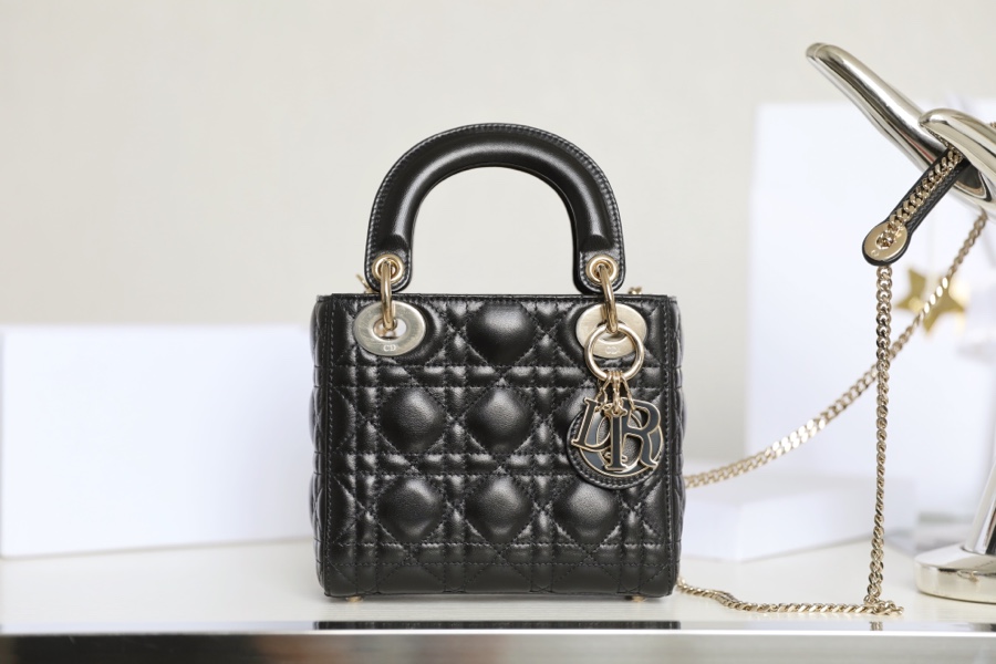 DIOR LADY three-compartment black enamel clasp