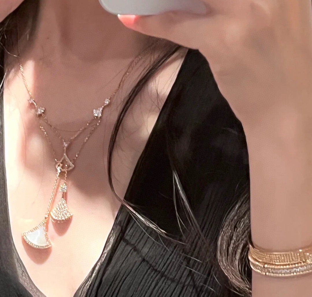 BVLGARI  necklace